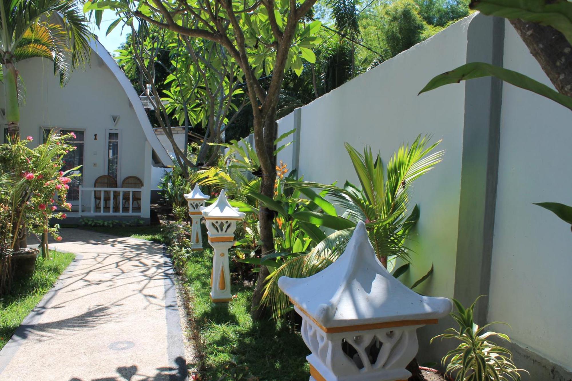 New Balengku Dua Hotel - Adults Only Gili Air Exterior photo